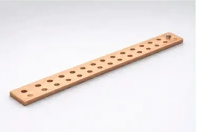 Среднеразмерная заземляющая шина — универсально применяется внутри корпусов