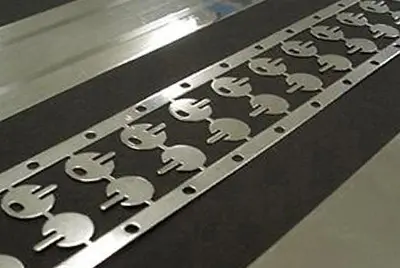 Горячая жестяная коробка