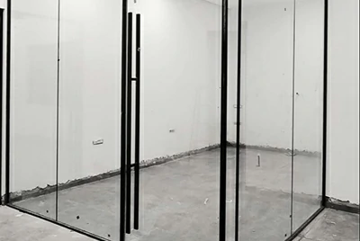 алюминиевая дверь