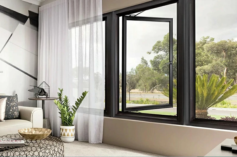 алюминиевое распашное окно