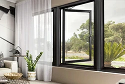 алюминиевое распашное окно