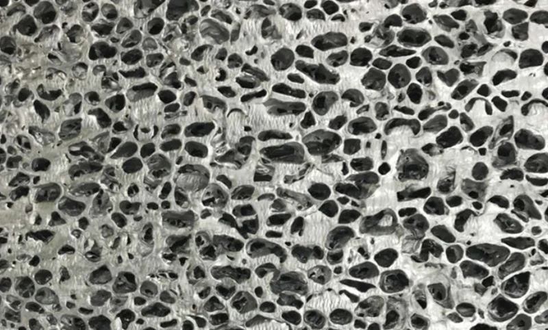 Алюминиевая пена с крупными порами