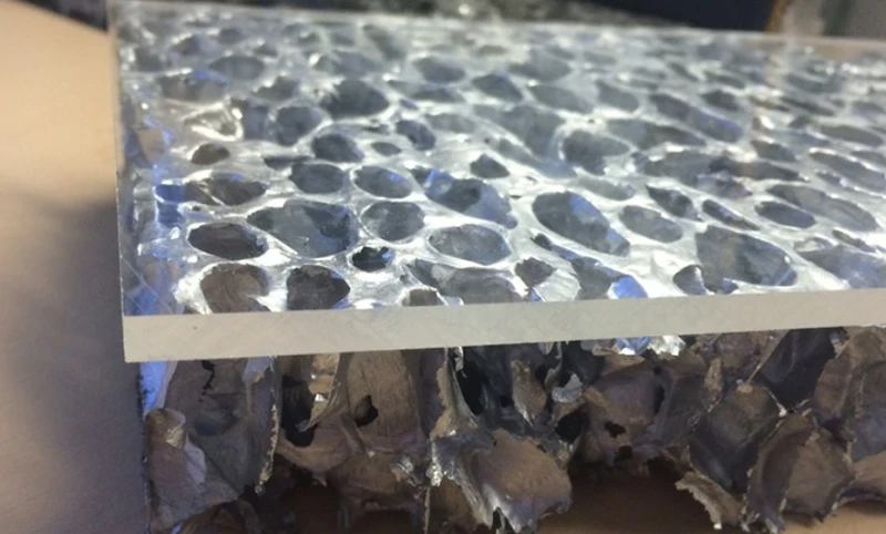 Алюминиевая пена с крупными порами