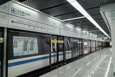 боковая панель железнодорожного вагона