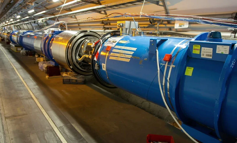 Vacuum beamline pipes in particle accelerators