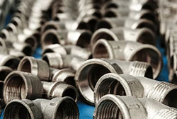 Нарезание внутренней резьбы