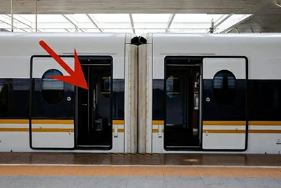 Легкая платформа для железнодорожного транспорта