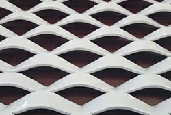 Отверстие в виде рыбьей чешуи