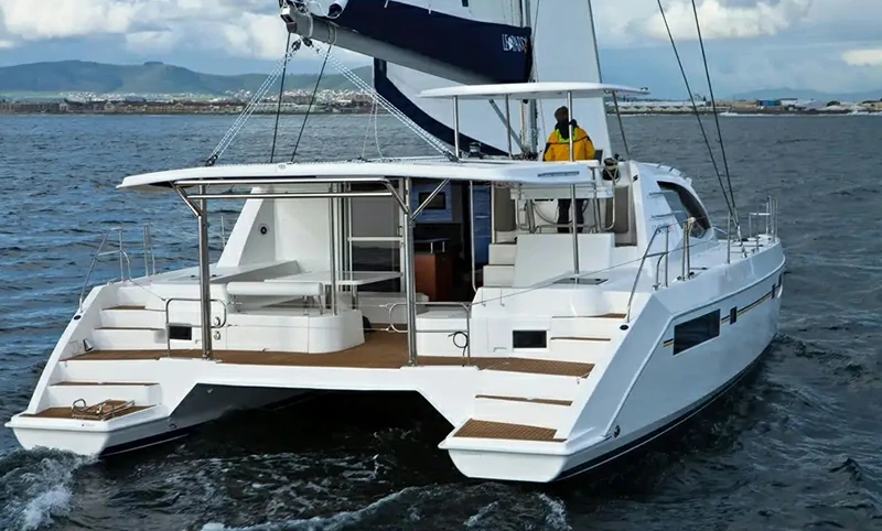 Small vessels and marine equipment