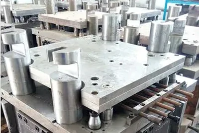 Precision-machined aluminum forged plate for die making