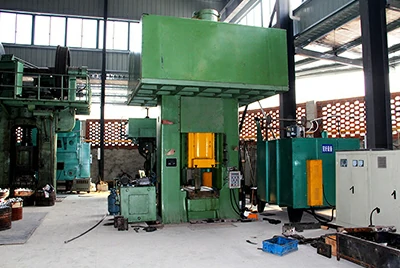 Свободная ковка кованых алюминиевых плит с контролируемым направлением волокон