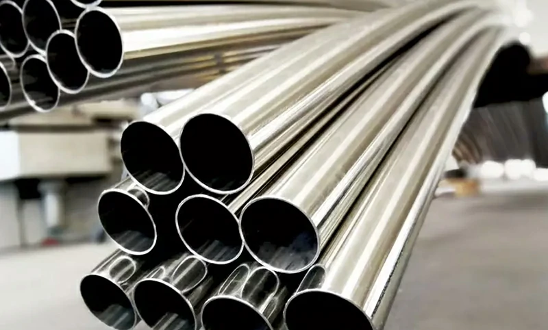 Изогнутая алюминиевая труба