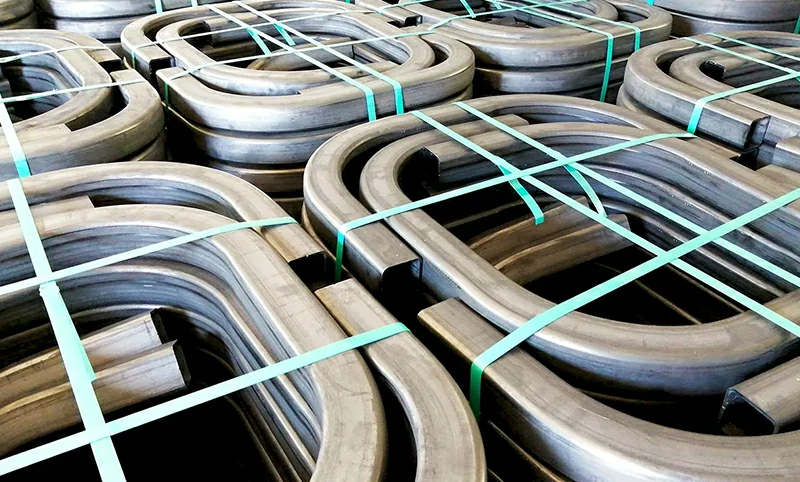 Изогнутая алюминиевая труба