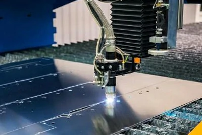 Заготовка и обработка кромки (сдвиг / пробивка / лазерная резка)