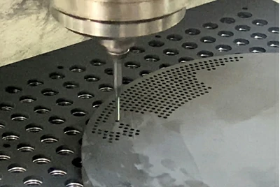 Пробив / слотинг / микроточечное управление бликами